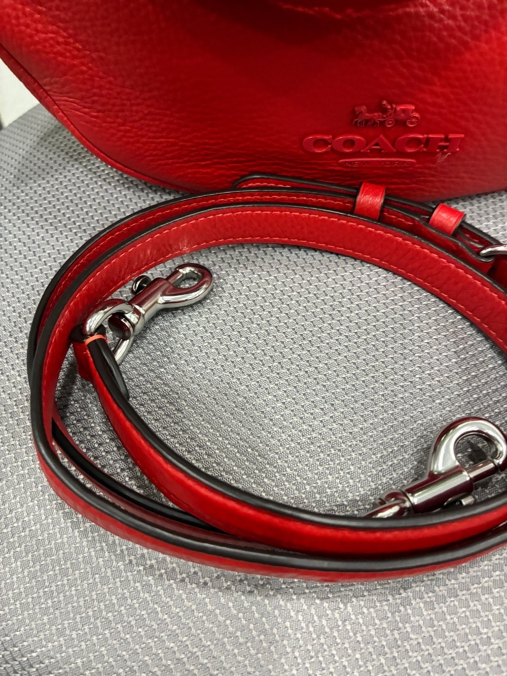 Coach Pebbled Leather Red Hobo Bag with Detachable Strap - Picture 6 of 14